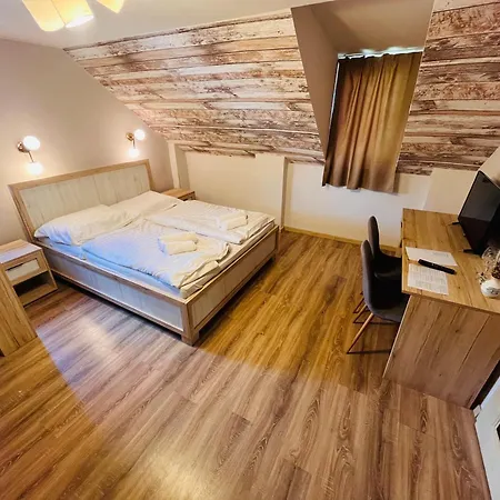 Matyus Udvarhaz Kengyel Fogado Bed & Breakfast Eger