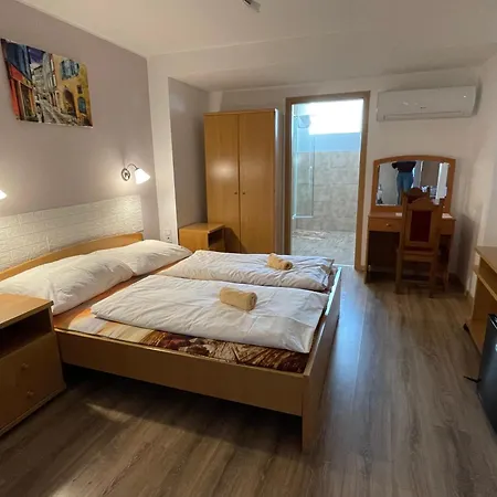 Bed & Breakfast Matyus Udvarhaz Kengyel Fogado 2*