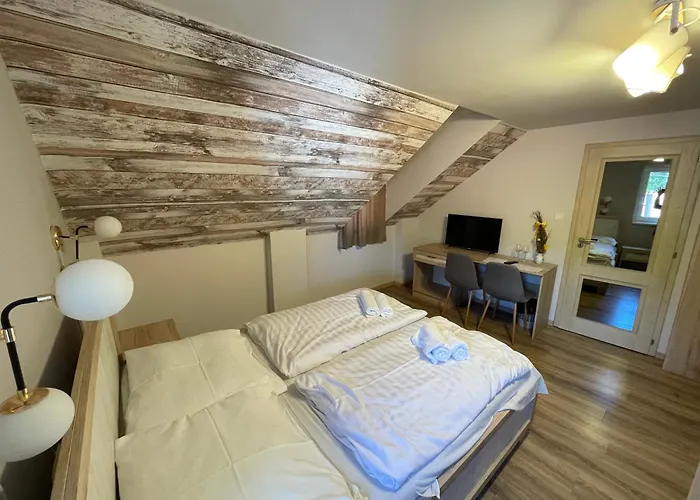 Mátyus Udvarház Kengyel 3*