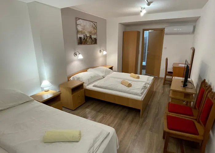 Mátyus Udvarház Kengyel Bed and breakfast 3*