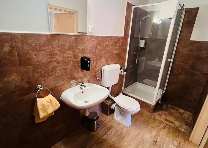 Mátyus Udvarház Kengyel 3*