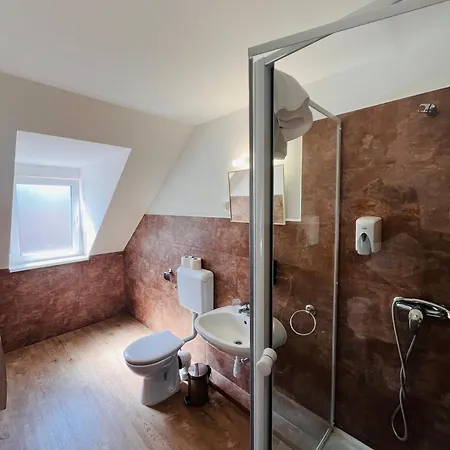 Matyus Udvarhaz Kengyel Fogado Έγκερ