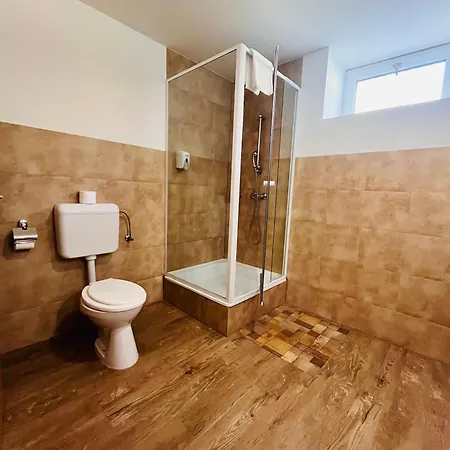 Matyus Udvarhaz Kengyel Fogado Bed and Breakfast