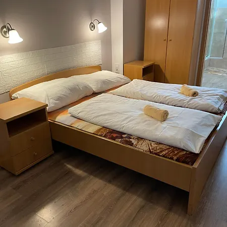 Matyus Udvarhaz Kengyel Fogado Bed and Breakfast