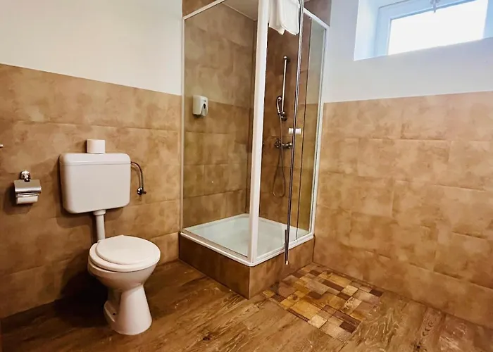 Matyus Udvarhaz Kengyel Fogado Bed & Breakfast